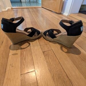 Toms Black Canvas Strappy Wedge Sandals Size 7.5W